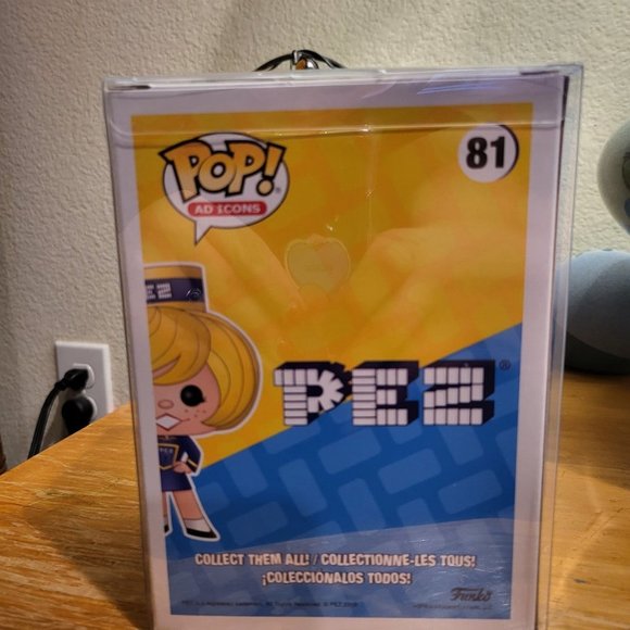 PEZ Pez Girl 2019 Fall Convention Exclusive Funko Pop - Picture 3 of 6